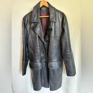 Vintage men’s black leather car coat. Size XL